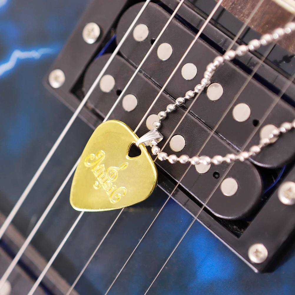 

1Pcs Zinc Alloy Metal Guitar Pick Lightweight Durable Classic Shape Comfortable Grip for Bass Ukulele Banjo Guitar Pick
