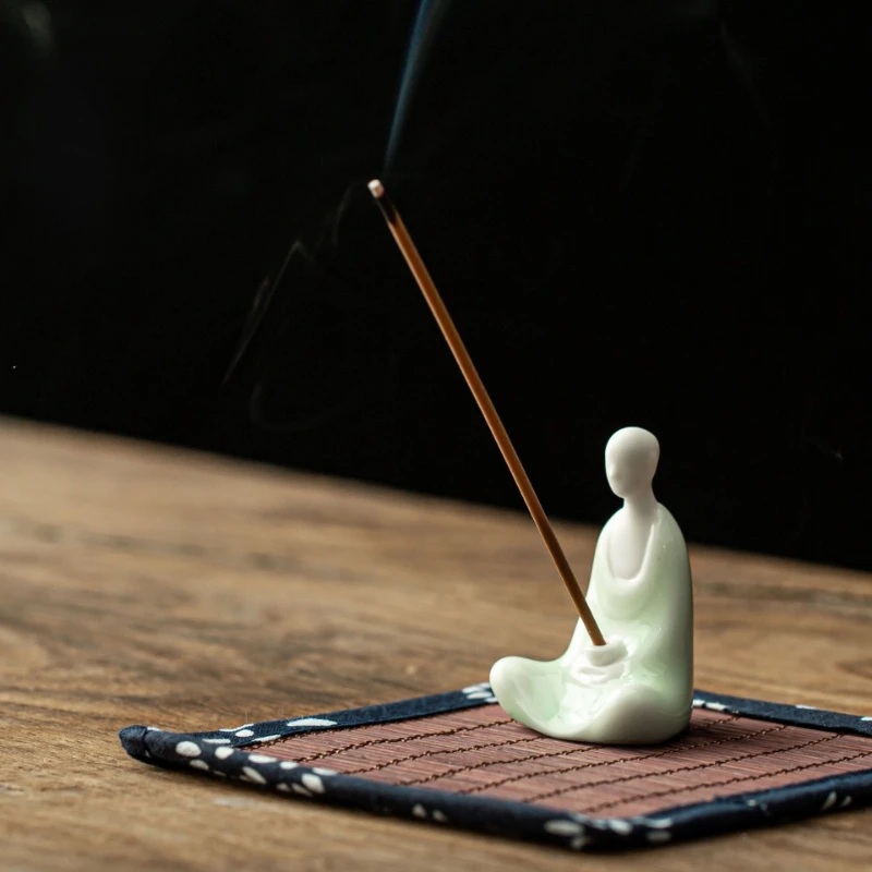 Crystal-clear Ceramic Monk Incense Holder Home Ornaments Zen Buddha Blessing Backflow Incense Burner Meditation Handicrafts
