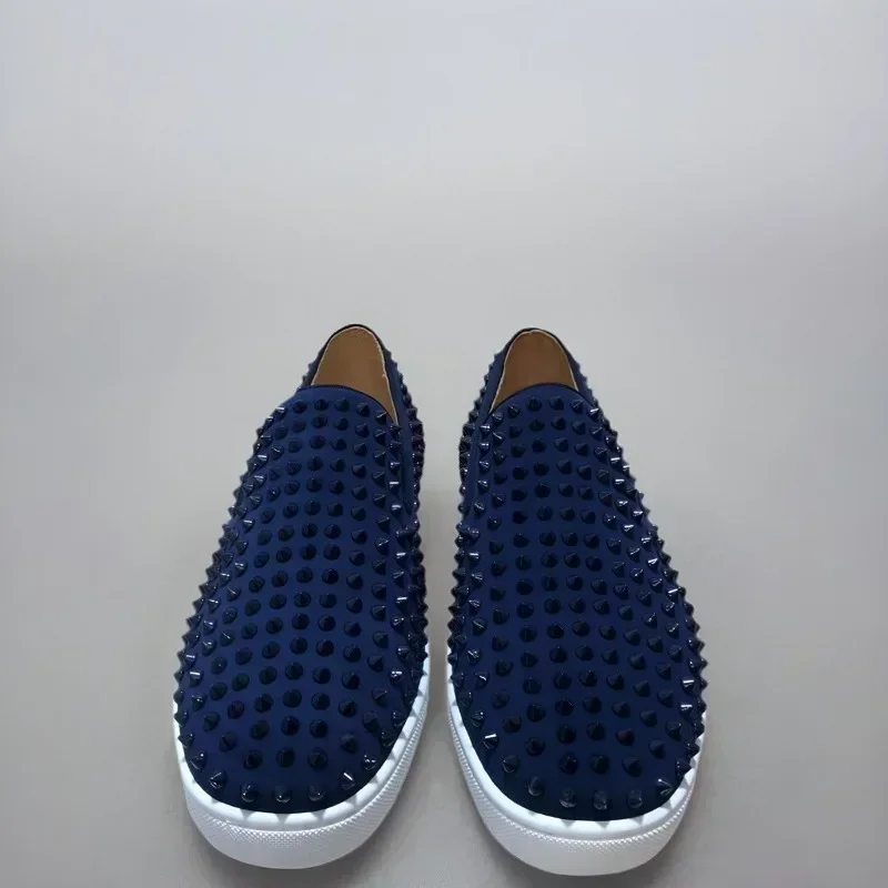 Zapatos de diseñador, zapatos con parte inferior roja, zapatillas deportivas para hombre, zapatillas planas con remaches de cuero genuino de ante azul oscuro con pinchos para conducir