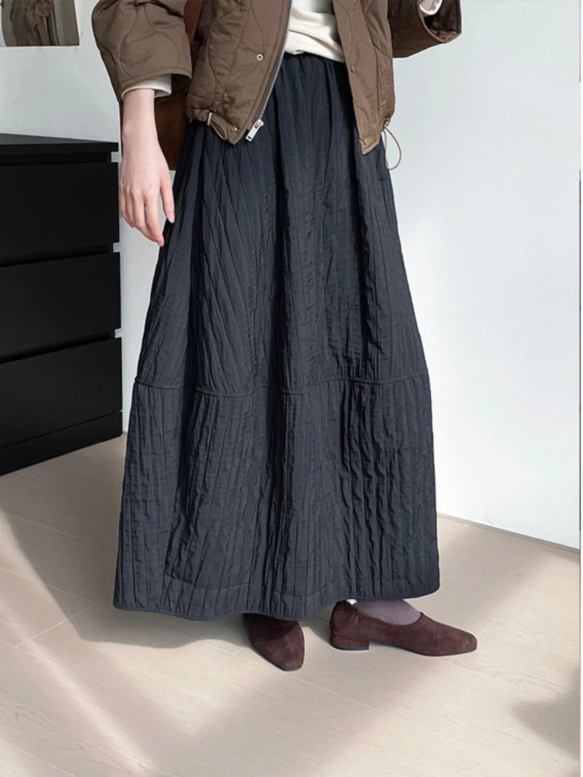 

Теплая юбка-фонарь Thiened, женская зимняя новинка 2025 года, свободная однотонная юбка в художественную полоску с цветочным бутоном, юбка для поездок на работу