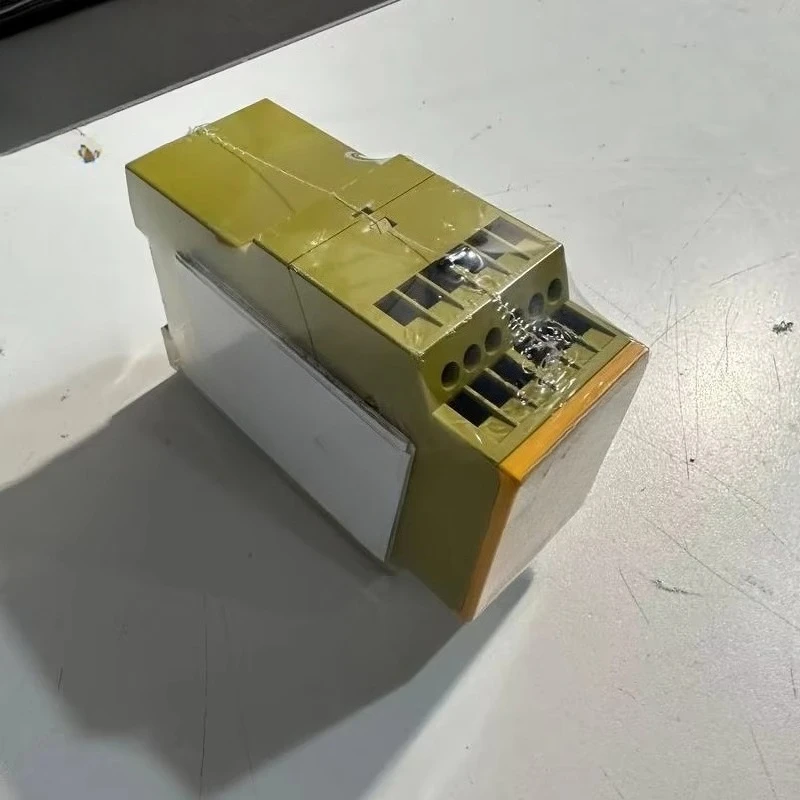 230VAC 24VDC 3n/o 1n/c 1so (774318) Safety Relay Safety Sensor Original Brand and New in Stocks