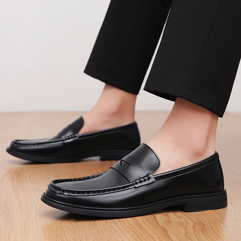 

Men's Genuine Leather Slip On Shoes Low Top Loafers Business Casual Dress Shoes Soft Sole Versatile Daily Footwear