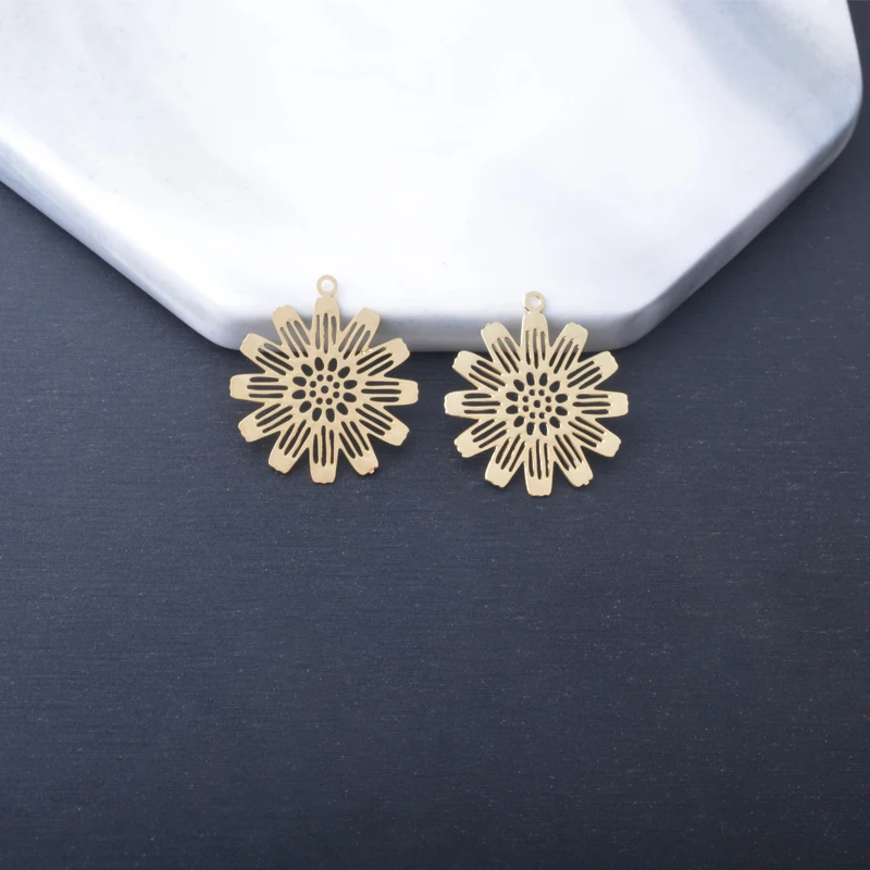 30 Stück AB1078 Messing-Schmuckanhänger in Hellgold, Blumen-Charms, DIY-Zubehör für Damen-Ohrringe und -Halsketten – Detail 4