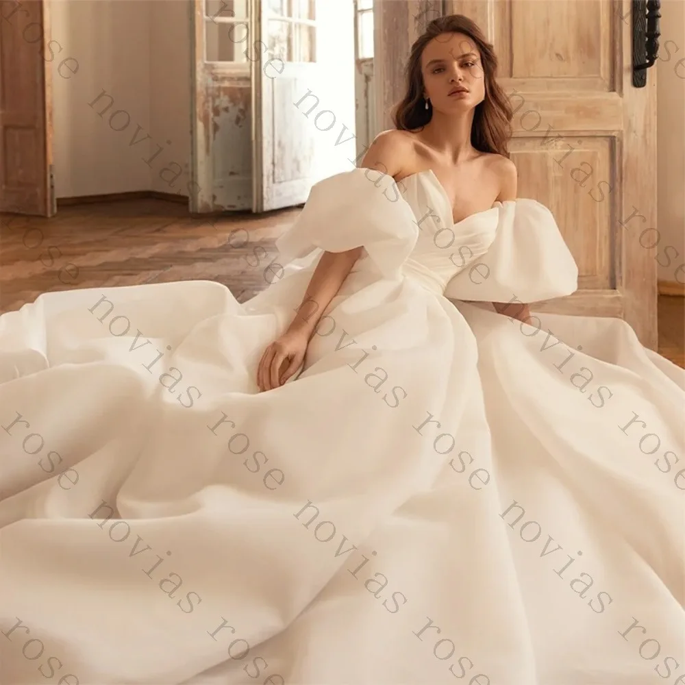 Customized 2026 Sweet Collar Satin Fluffy Sleeves Wedding Dress Elegant Princess A-line Ruffle Bridal Gown Suitable for Banquet