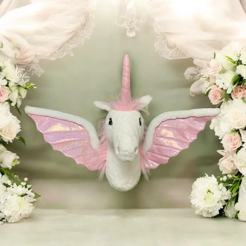 Animal relleno de ensueño para decoración de pared, cabeza de corazón para niña, unicornio volador rosa, juguete de peluche colgante para habitación de guardería