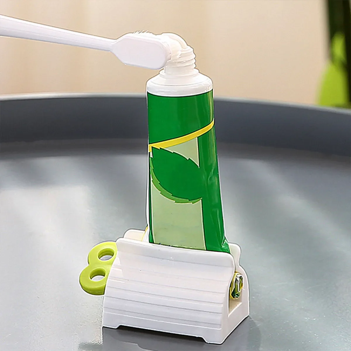 Efficient, Hassle-free Toothpaste Tube Squeezer for a Smooth, Comfortable Brushing Experience