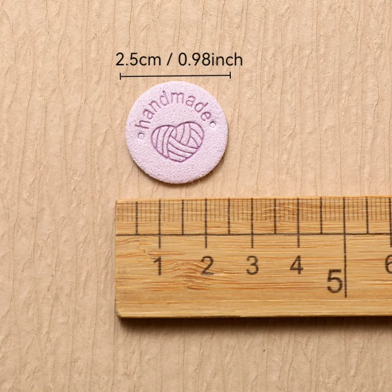 10Pcs 2.5cm Round Handmade PU Leather Label Clothing Embossed Tag with Holes for DIY Crafts Crochet Garment Decor Sewing Accesso