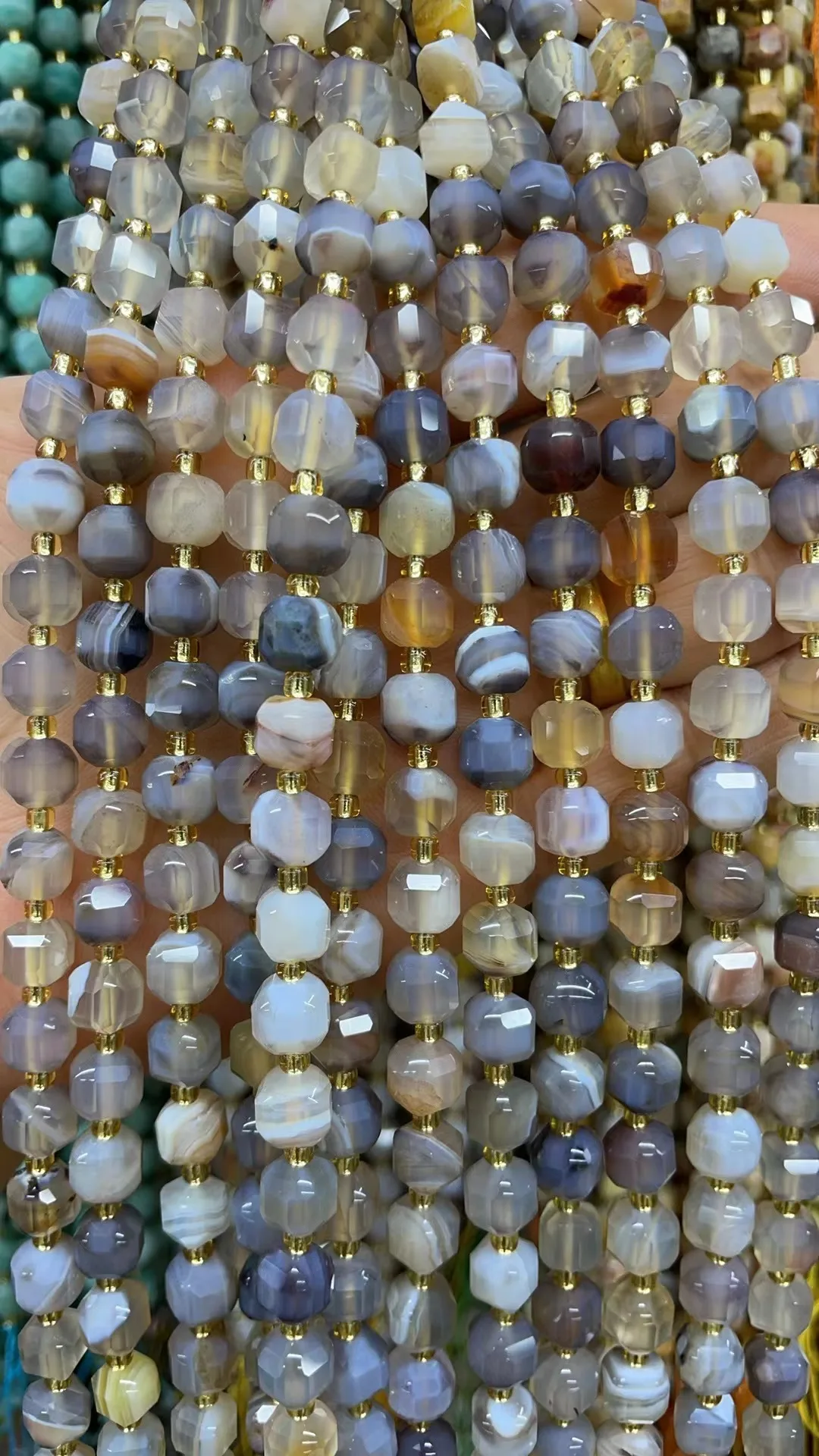 Wholesa ธรรมชาติ Streak Agate Fang น้ําตาลตัดหน้า 6x6 มม.ความยาว Dagree 39 อาจ 6 มม.43 เม็ด 8 มม.37 เม็ด