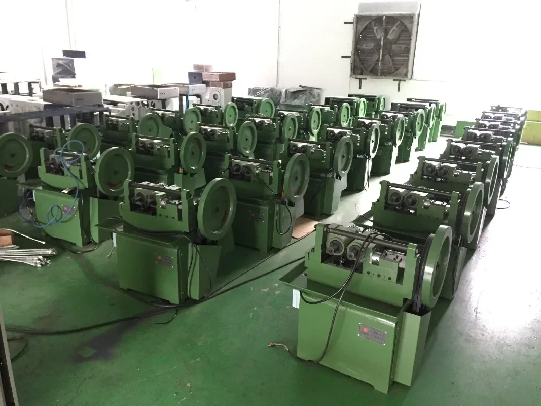 Hot Sales Bolt Manufacturing Spoke Roller