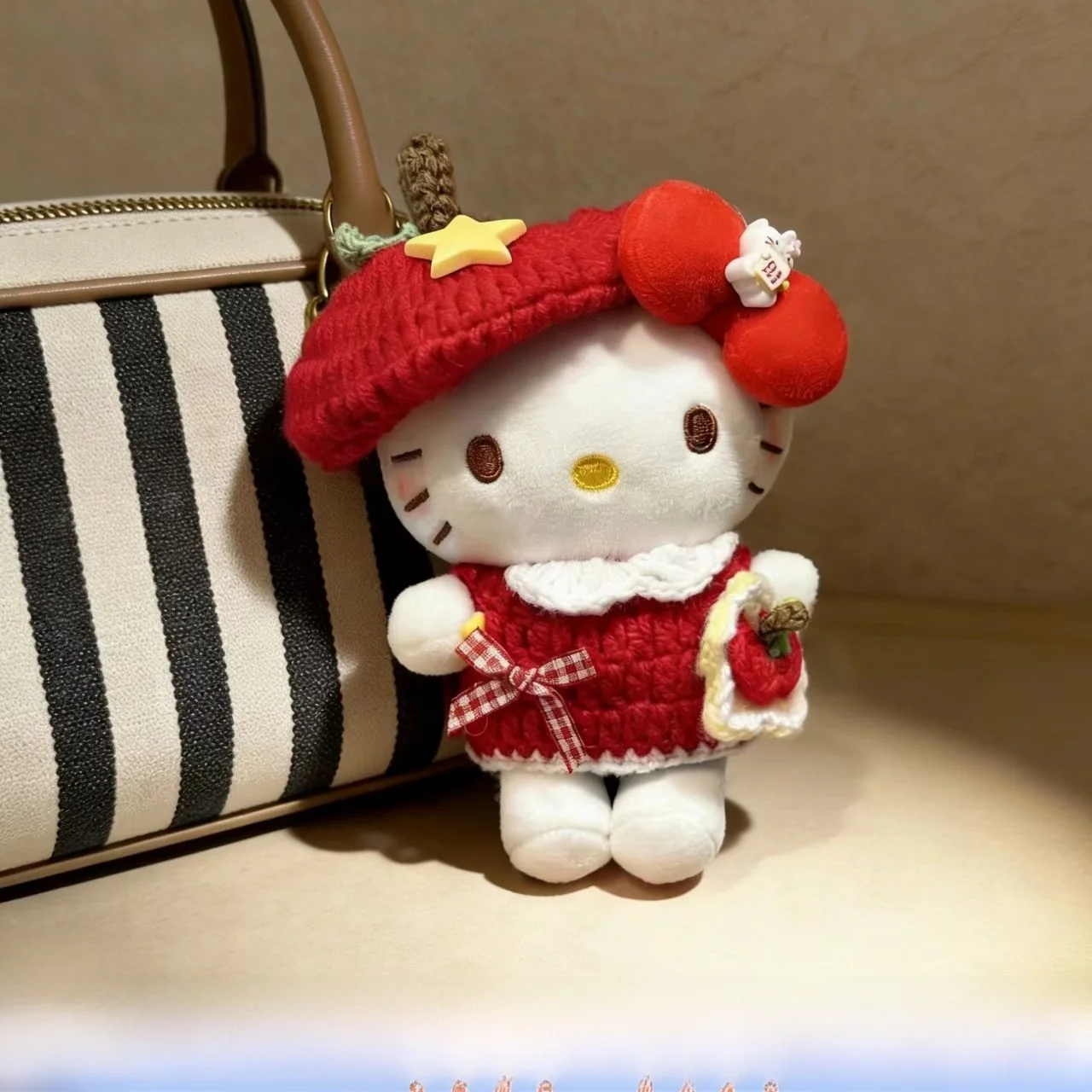 jcknbj-portachiavi-peluche-gatto-da-festa-ciondolo-borsa-bambola-rossa-accessori-moda-celebrita-primavera-2026