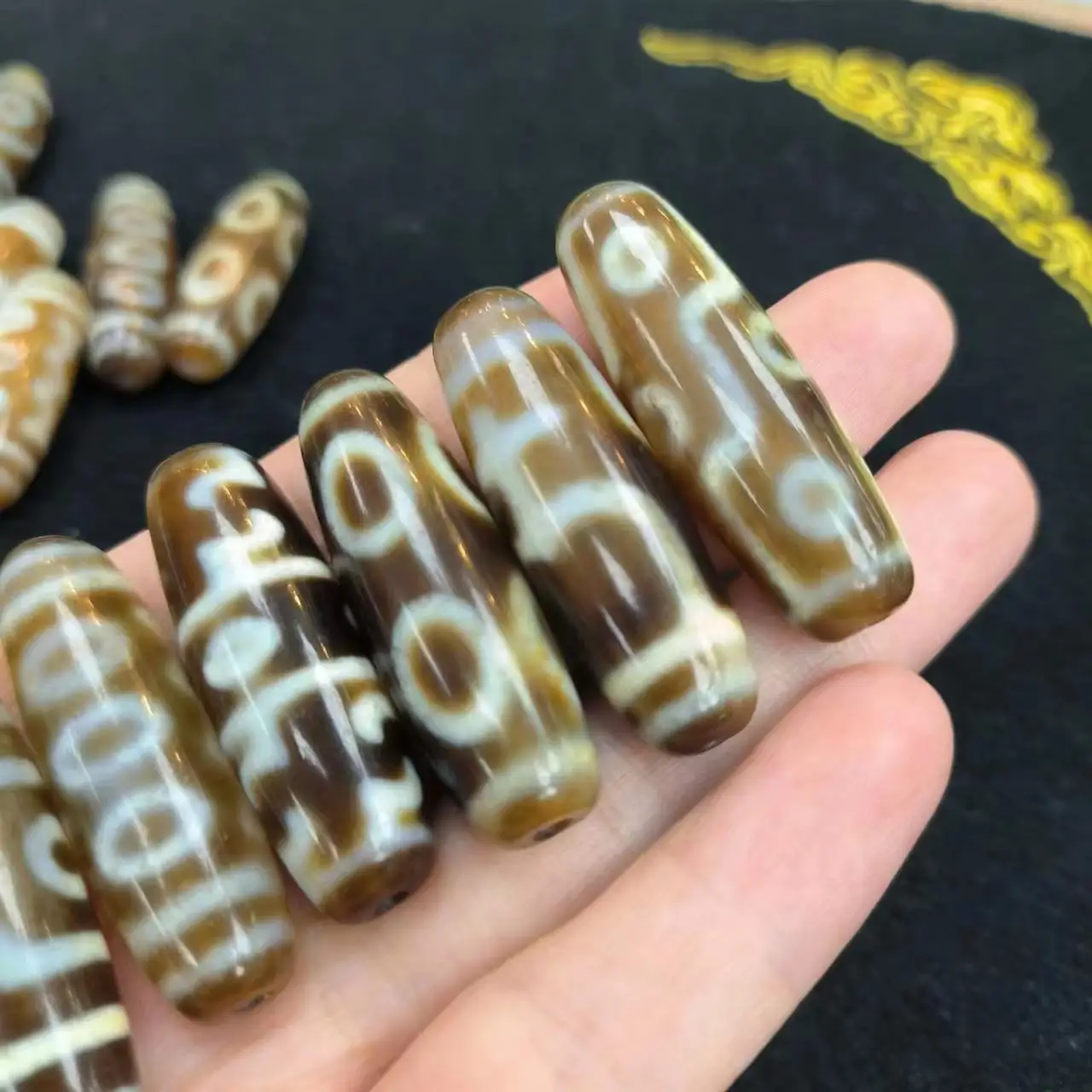 10pcs/lot natural agate dzi wholesale Light Brown Weathered Horseshoe Various patterns handmade beads folk-custom diy necklace