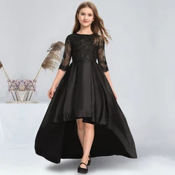 A-Linie U-Ausschnitt, asymmetrisches Spitzen-Satin-Kleid für junge Brautjungfern, schwarzes Blumenmädchenkleid für Hochzeitskleider für Schul-Tanz-Teenager