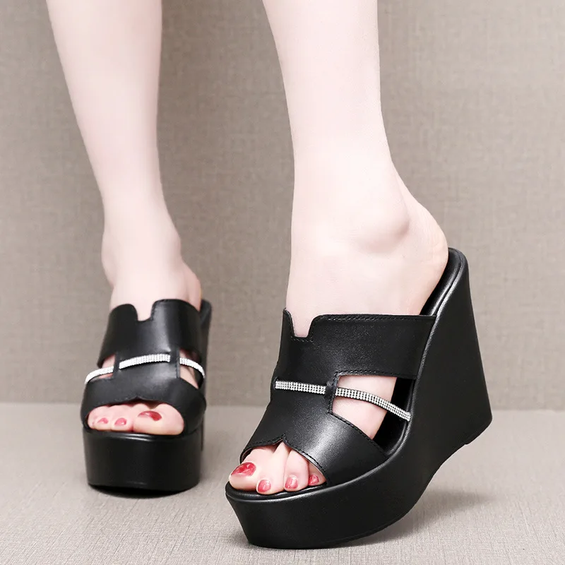 

Thick Slippers 10cm Platform Women's Beach Slippers Shoes for Woman 2025 Genuine Leather Slippers Femmes Luxury Designer Sandals