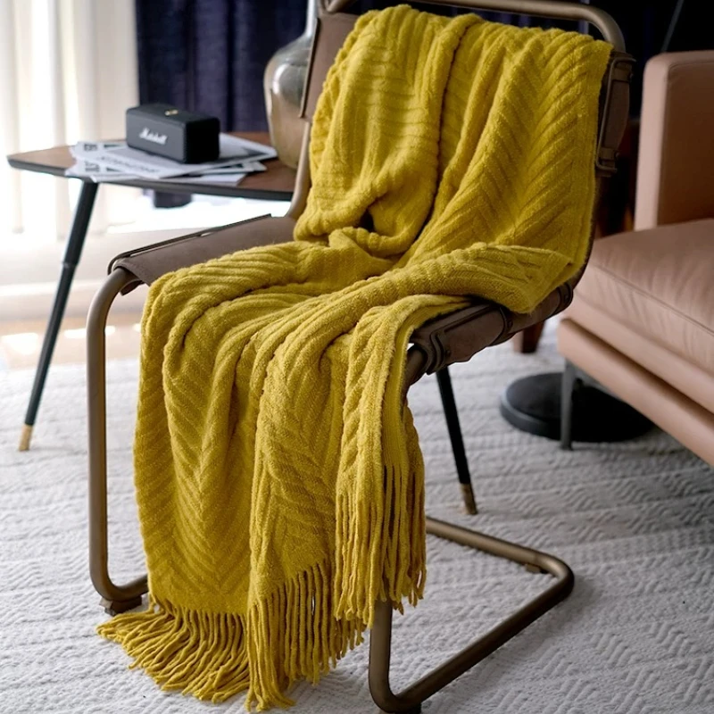 

Nordic Herringbone Jacquard Throw Blanket, INS Style Bed Runner for B&B, Decorative Photography Prop for Living Room