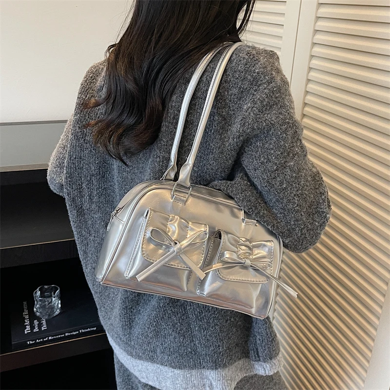 2026 Autumn New Korean Style Commuter Bowling Bag Boston Handbag Large Capacity Square Shoulder Bag for Youth Casual Leisure
