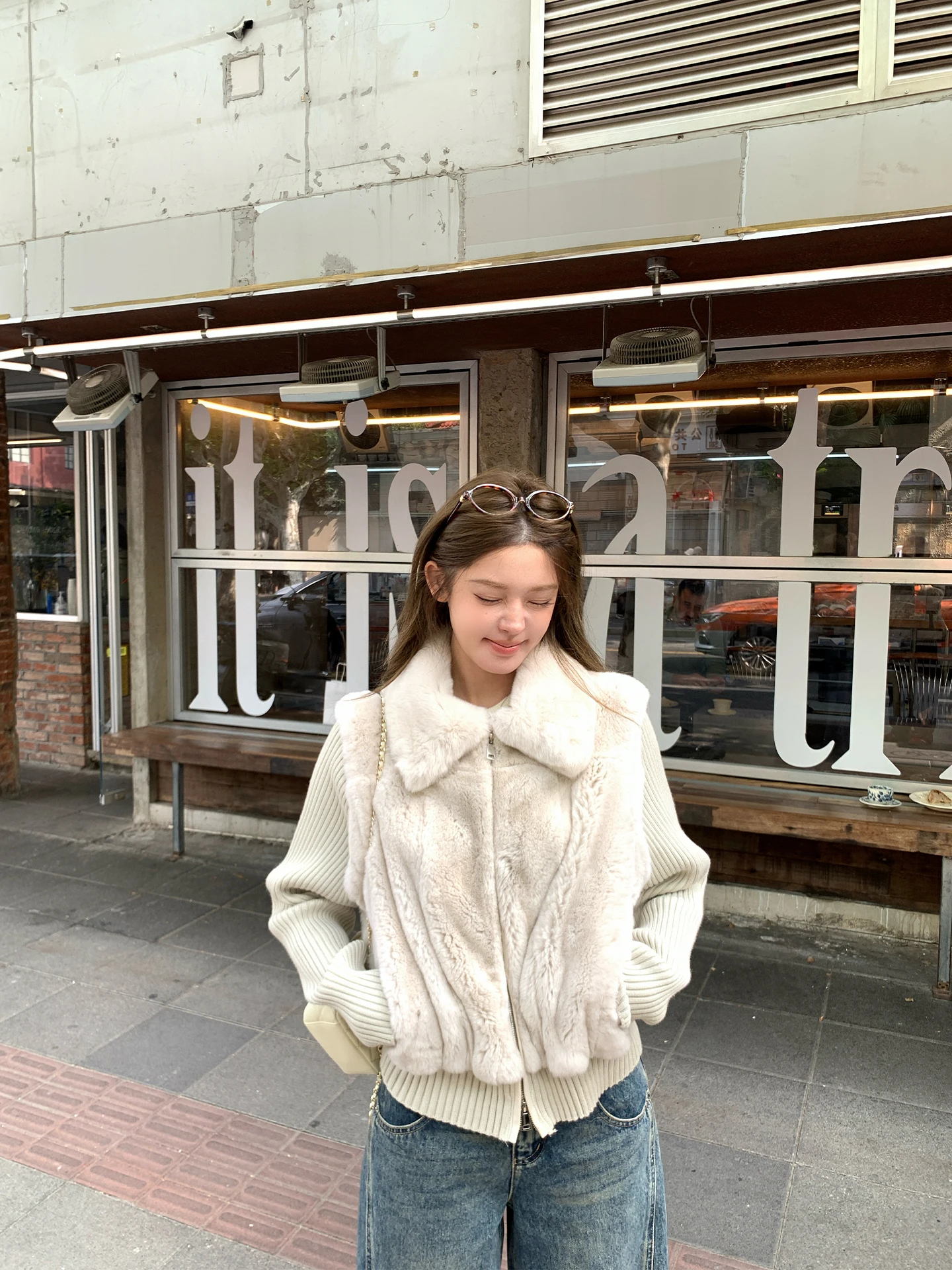 

Новая женская зимняя вязаная куртка из мягкого кроличьего меха Daisy с отстегивающимися длинными рукавами, утепленная, из кроличьей кожи, приталенная