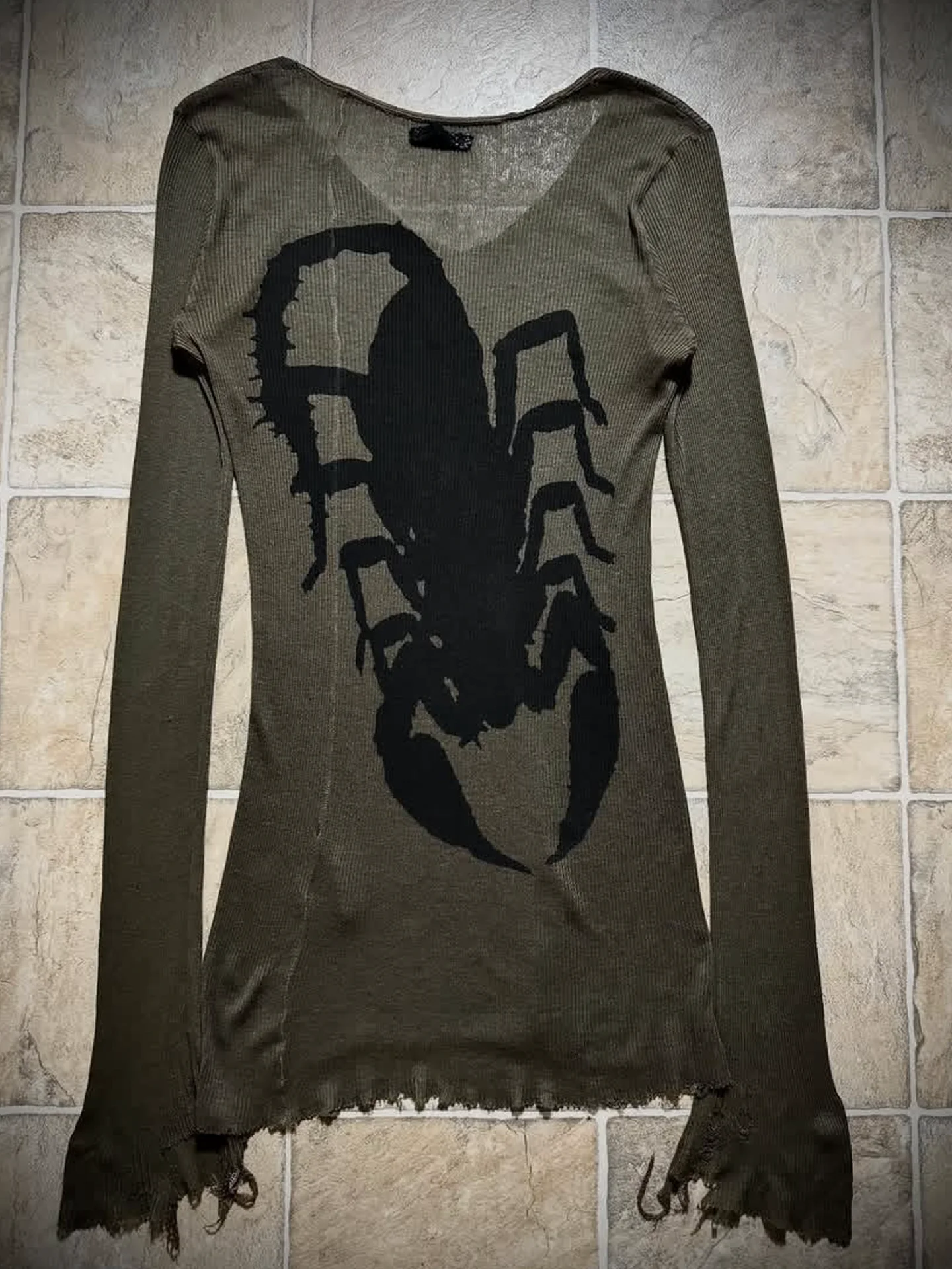 BLACK JOKER if6was9 Visual Kei Rare Rough edges, washing holes Black Scorpion Printed Pattern Long-Sleeve T-Shirt Unisex tops