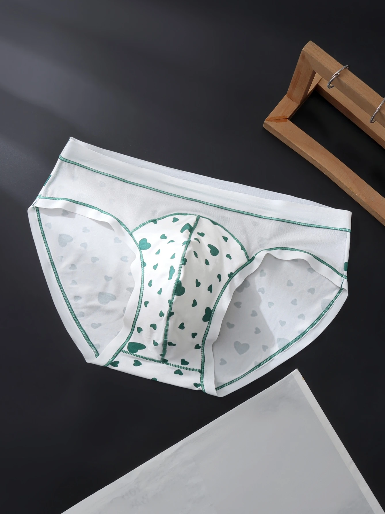 2PCS Men's Triangle Underwear Heart Print Contrasting Color Fine Edge Breathable Seamless Comfortable Briefs