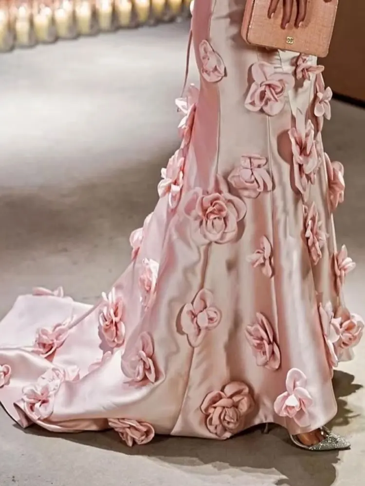 Robe de cocktail sans bretelles pour femme, robe de Rhen satin pliante, ourlet à fleurs tridimensionnelles, robe d'anniversaire pour femme, à la mode