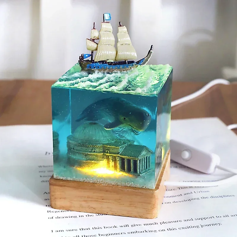 [TML] Handicraft marine ornaments sea ship whale fish tank night light Resin crystal car ornament home desk Decoration model