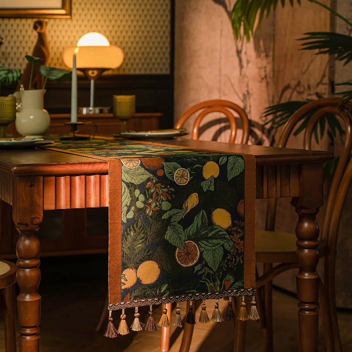 Vintage tea flag, light luxury, high-end feeling, dining table, tea table, tablecloth, TV cabinet, long strip cover cloth, bed f
