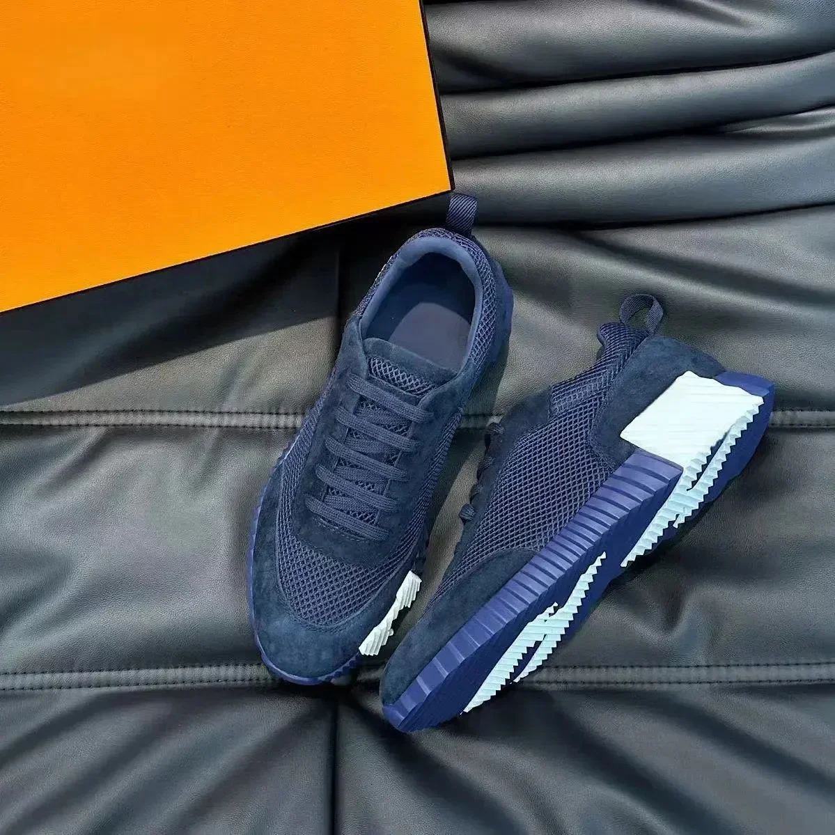 

Sneakers Designer Suede Casual Shoes Trainers Breathable Mesh Running Shoe Men Bounce Sneaker Women Sneaker Non-Slip Rubber Sole