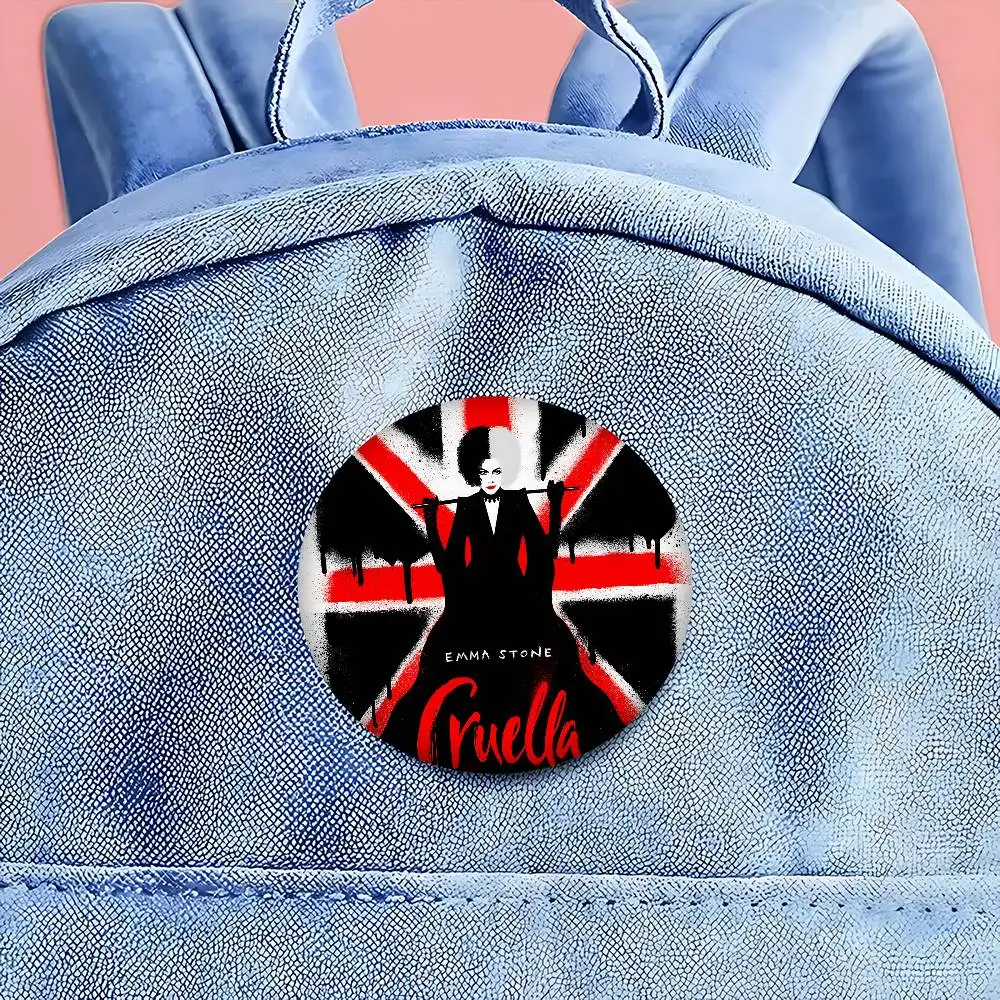 C-CRUELLA EMMA حجر الفيلم الكلاسيكي للتخصيص لينة زر دبوس للنساء مجوهرات إبداعية مضحك شارة الكرتون عاشق قبعة