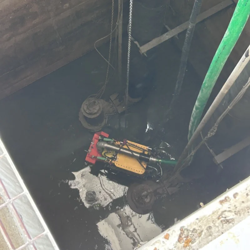 Remote Control Dredging Robot With Anti-Corrosion Materials For Coastal Erosion