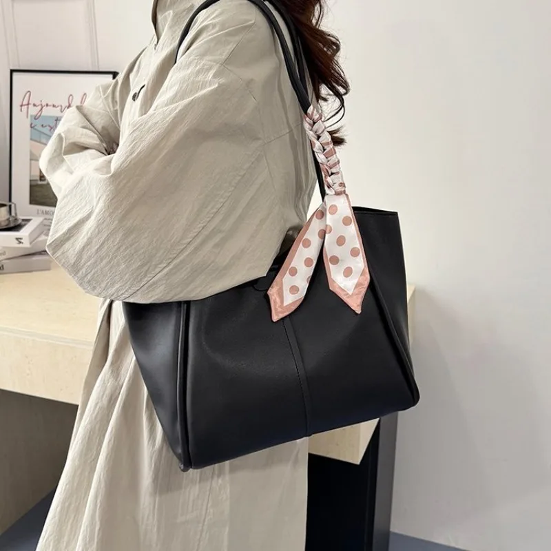 CEEKAY Damen-Tragetasche, cremeweiß, weiches PU-Leder, große Schulterhandtasche mit Schal-Detail und Beutel-Set, für den täglichen Pendelverkehr, lässig – Detail 20