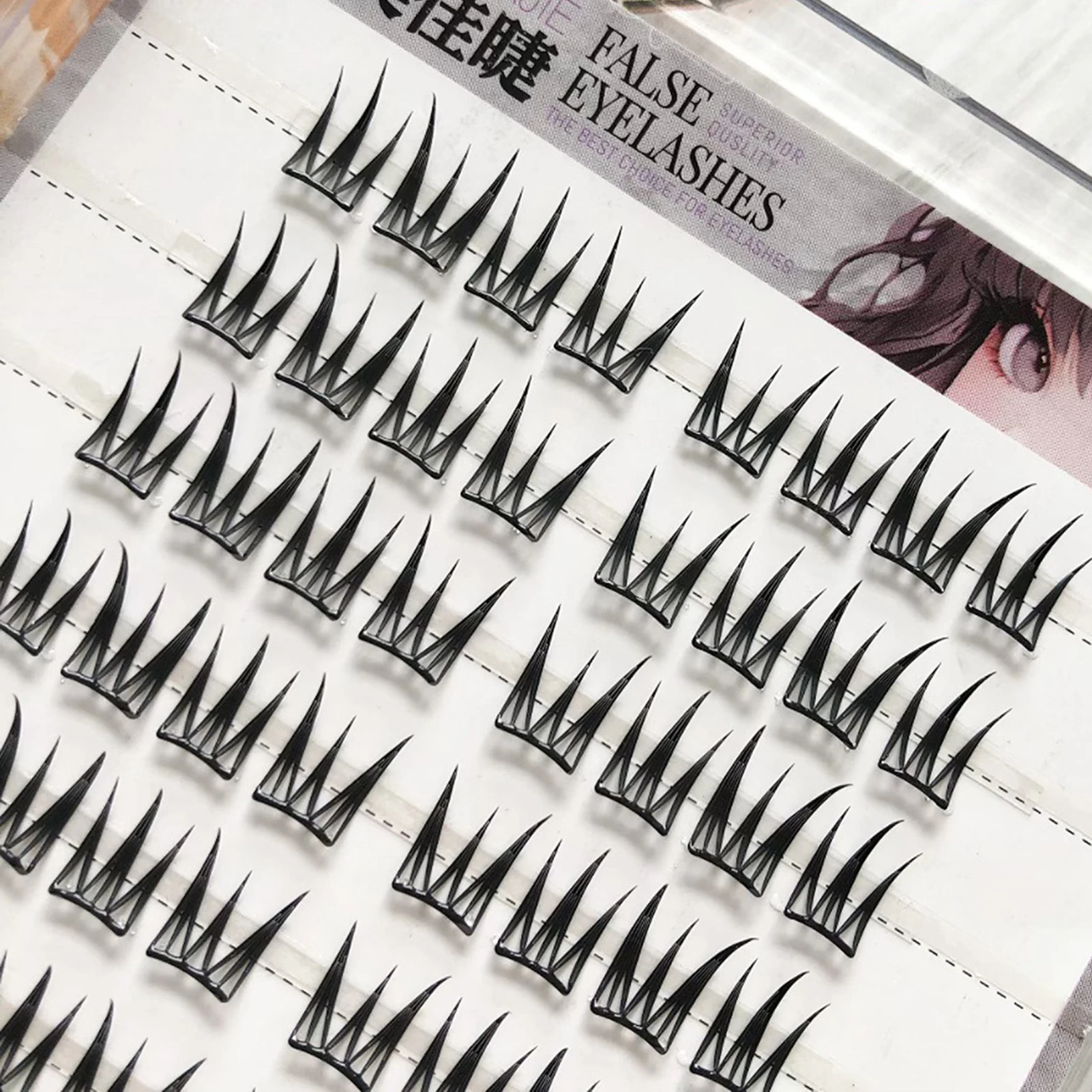 DIYつけまつげ V字型クロスデザイン ふわふわクラスターラッシュエクステンション ナチュラルカールまつげ デイリーまつげDIY サロンメイク