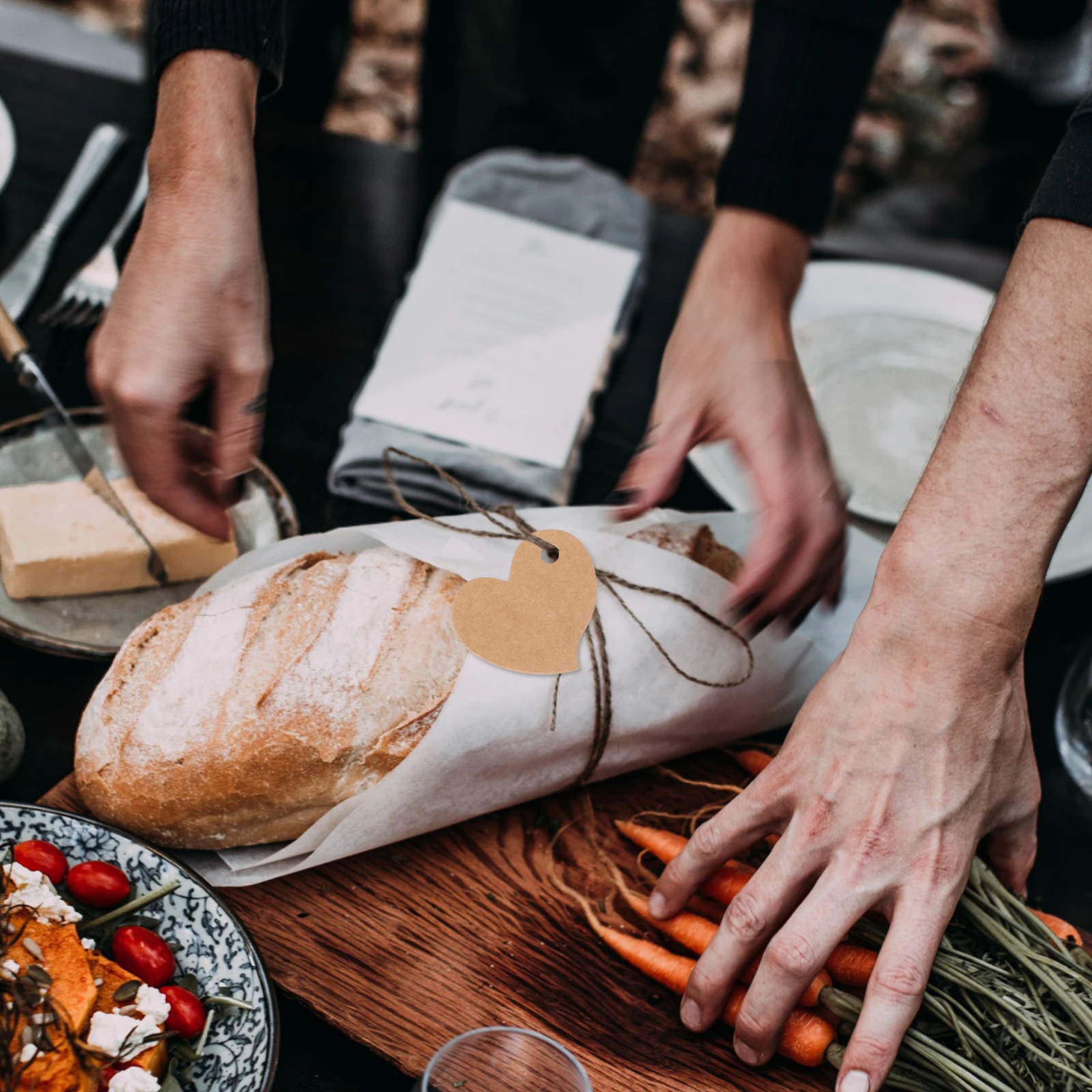 

Kraft Paper Heart-Shaped Blank Gift Tags Hanging Labels for DIY Crafts Price Tags Bookmarks Decoration Kraft Paper Tag