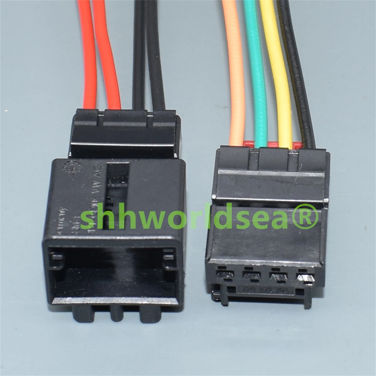 shhworldsea 4 Pin 7N0 972 704 Auto Unsealed Connector 3AA972714 7N0972704 Car Reading Light Taillight Seat Heating Cable Socket