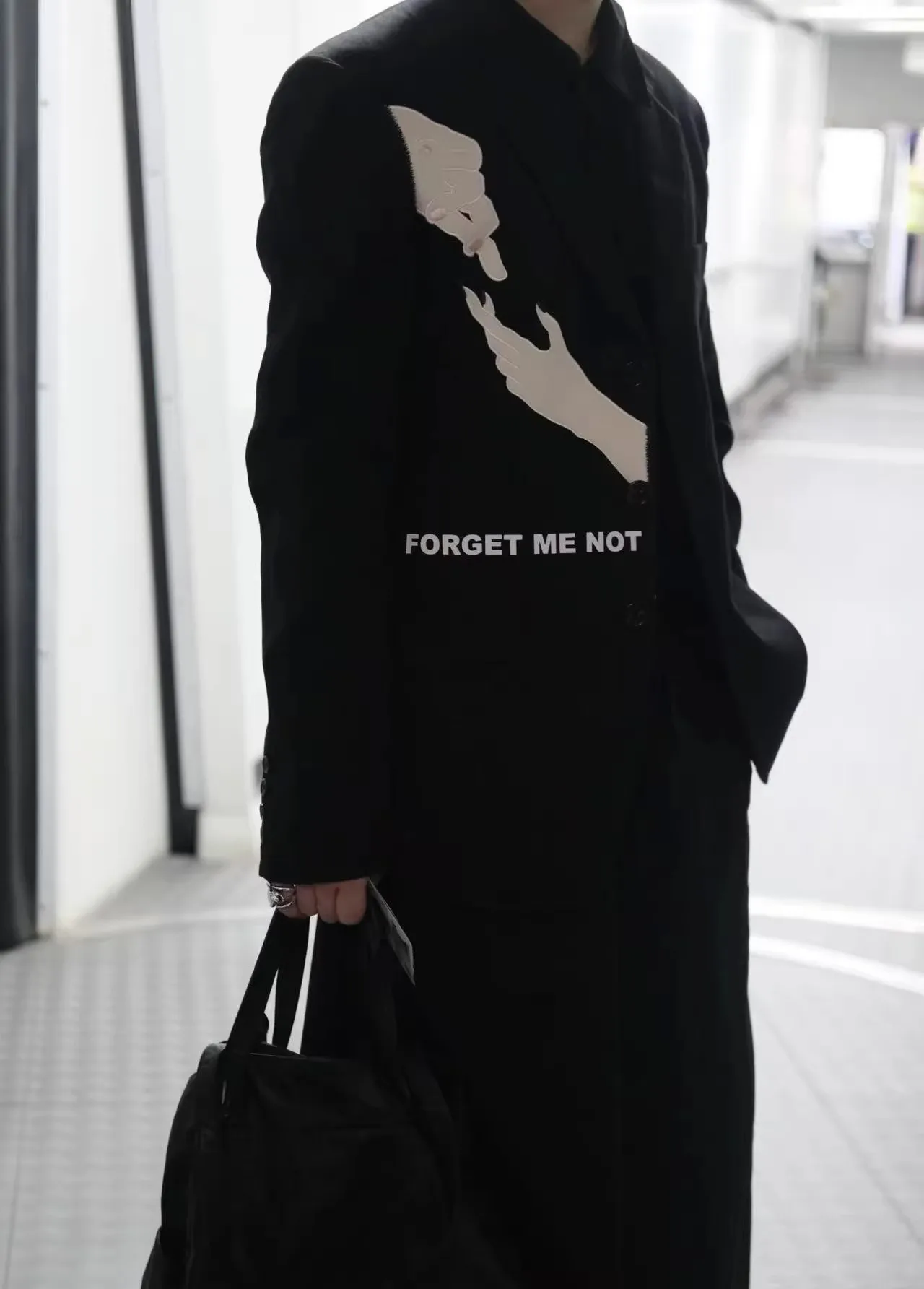 

FANDISHI Men's Jacket Hand Holding Patch Embroidery Print Casual Streetwear Fashion Outerwear