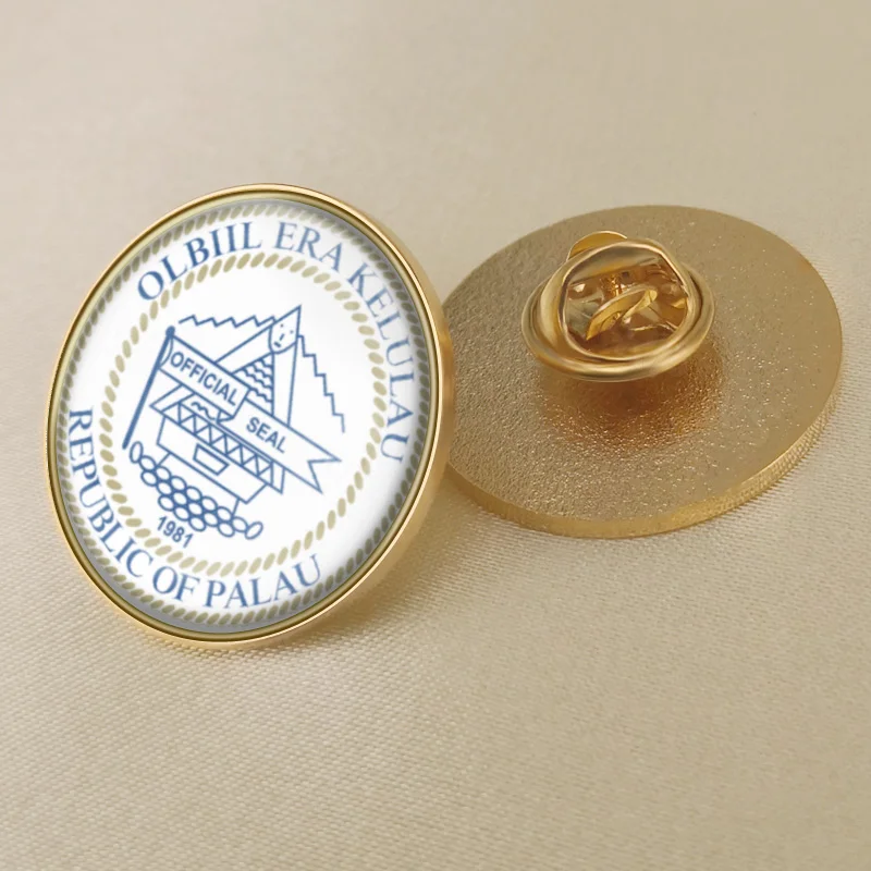 Pins y distintivos con la bandera de Palau