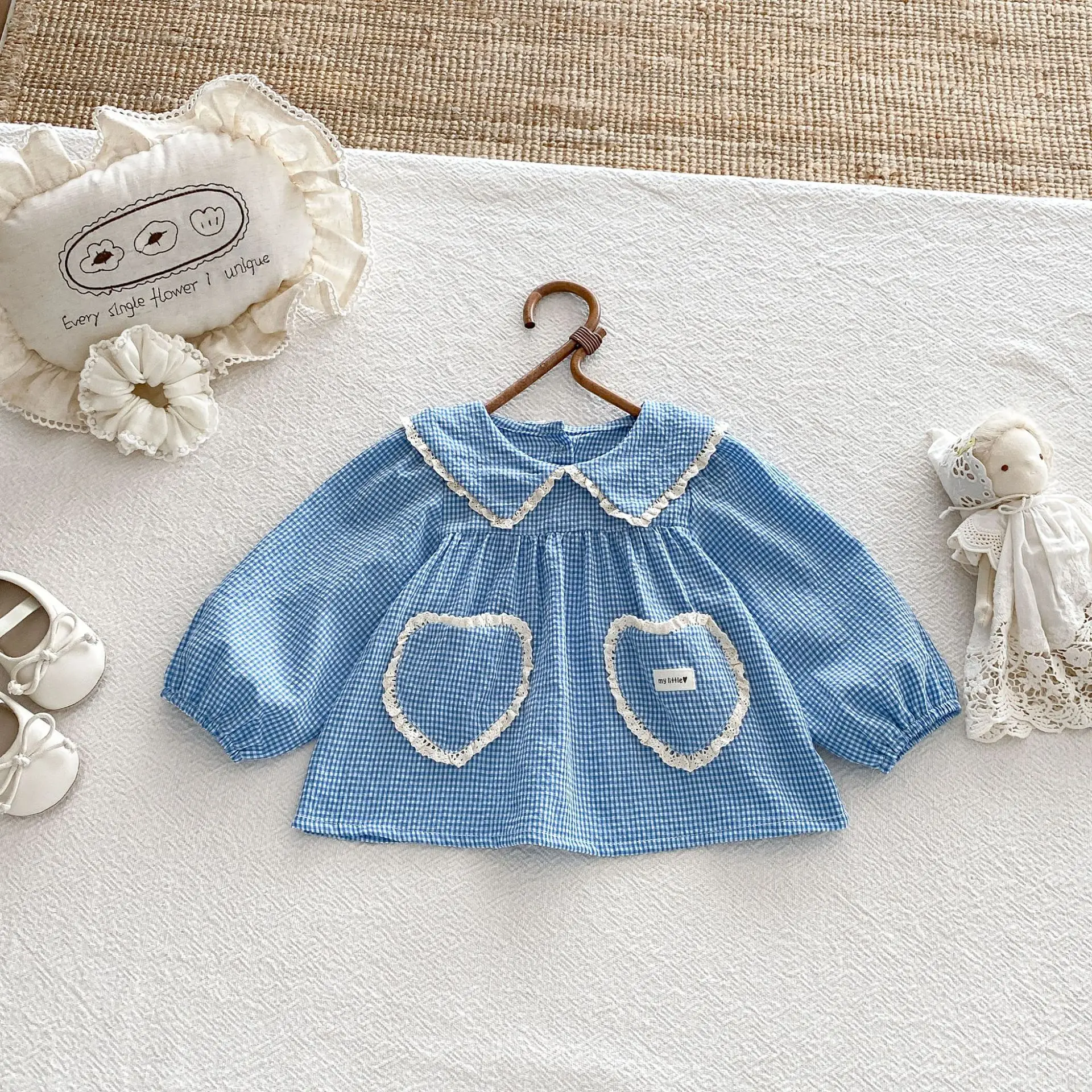 Spring and Autumn Korean Baby Long Sleeved Cute Blue Checkered Heart Pocket Shirt Top for Girls and Babies, Stylish Top