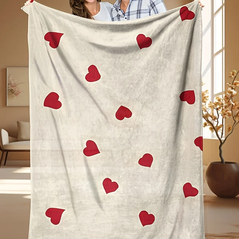 Rote Herz-Flanelldecke, Liebesmotiv, beige Hintergrund, weicher Plüsch, Überwurf, Sofa, Couch, Bett, Dekor, süßer romantischer Vibe, langlebig