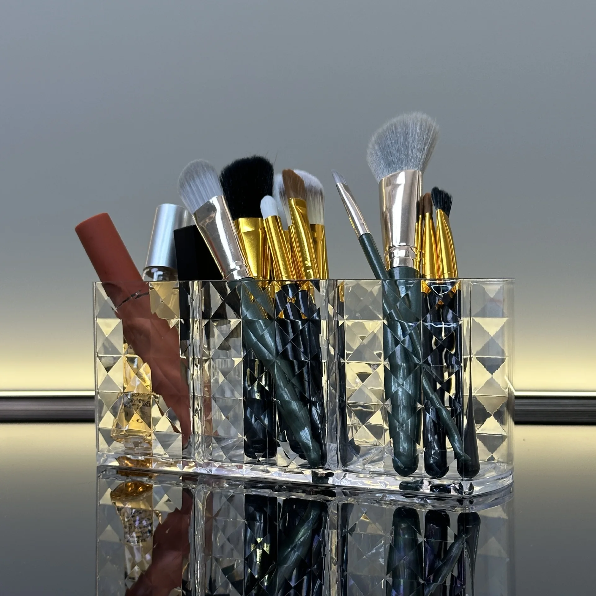 Rangement de pinceaux de maquillage en acrylique transparent, porte-pinceau à trois grilles, stockage de cosmétiques, décor à la maison, évaluation de maquillage, E27, 1 pièce