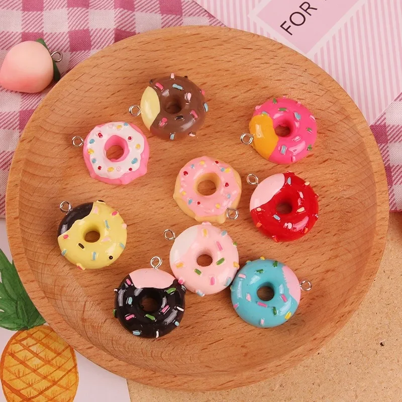 Dijes de comida de resina de donut hueco lindo para pendientes, pulsera, llavero, colgante, accesorio, relleno de funda de teléfono, fabricación de joyas, 10 piezas por lote