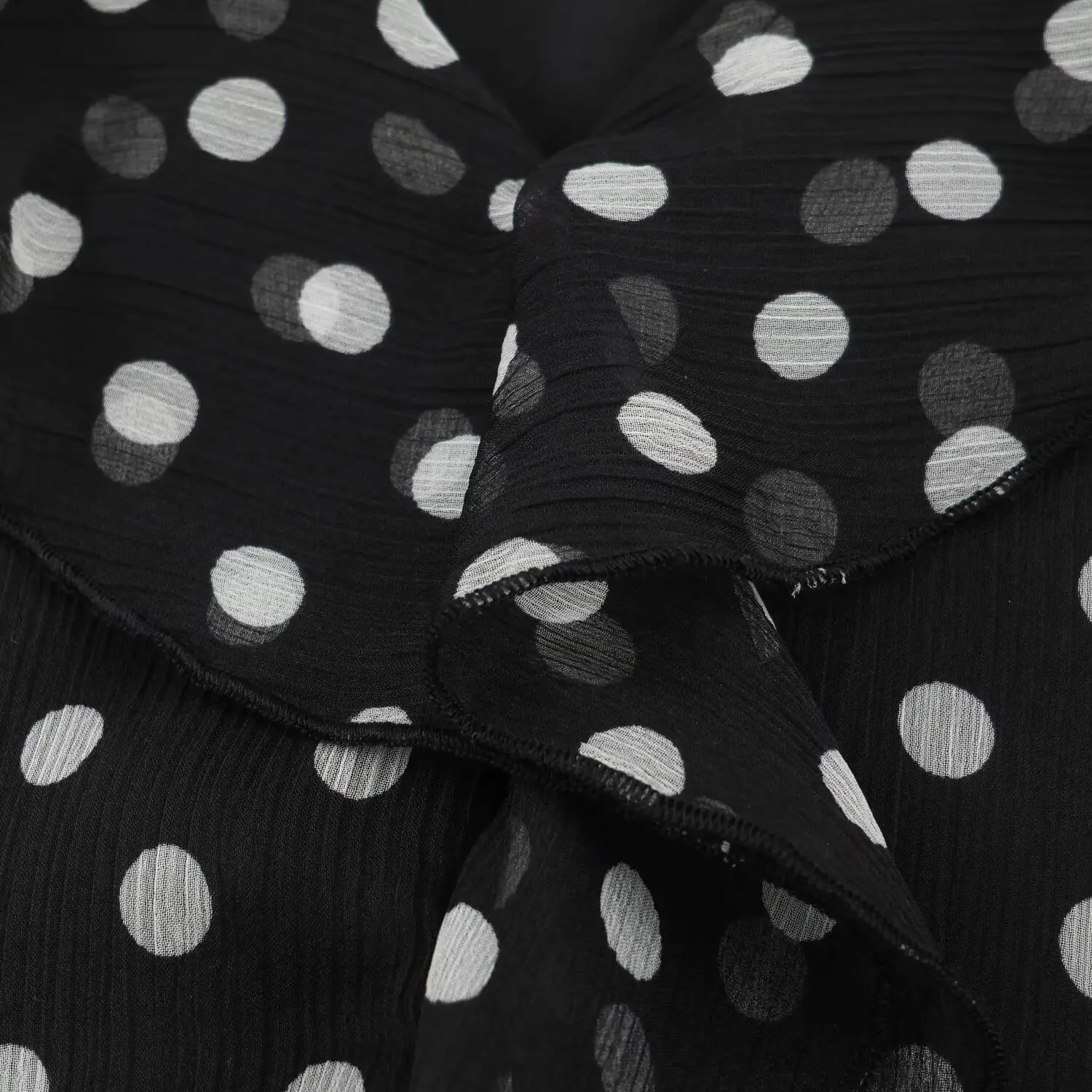 BSAY 2026 Herbst Vintage Polka Dot Damenbluse mit V-Ausschnitt, geschichtetem Rüschensaum, Laternenärmeln, Kordelzug am Ärmelbund und lässigem Schnitt – Detail 22