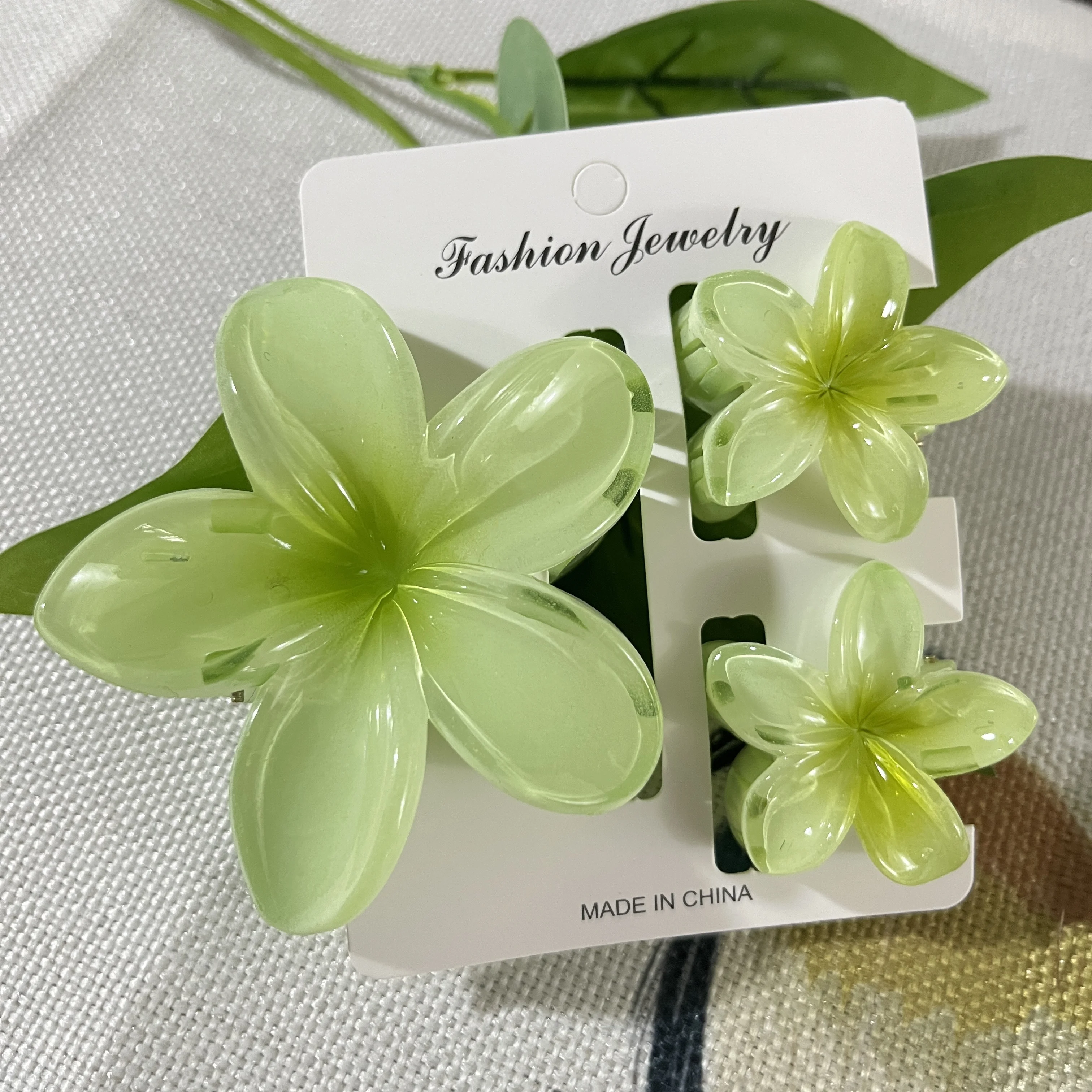 15 Stück glänzende Ombre durchscheinende blaue Frangipani-Blumen-Haarklammern, große und kleine Größe, tägliches Tragen, Pferdeschwanz-Haarspangen-Zubehör – Detail 8