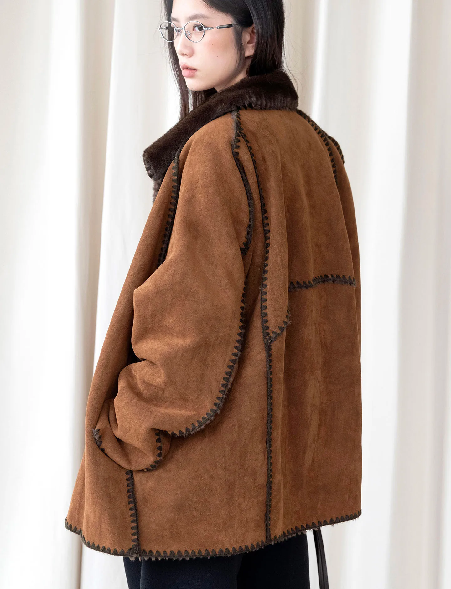 Winter New Japanese Fashionable Big Collar Velvet Embroidered Edge Fur Integrated Loose Warm Coat for Women - view 6
