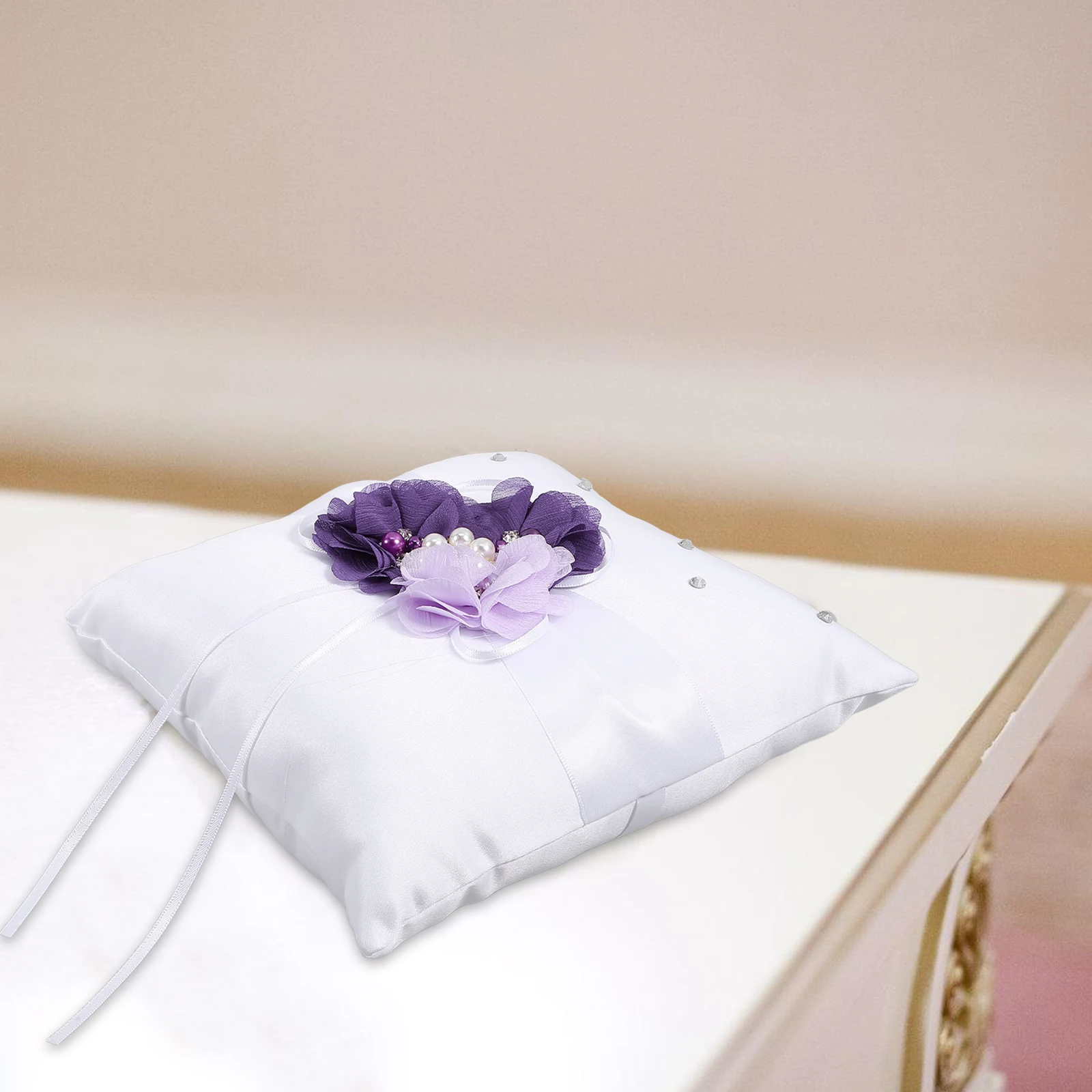 

Flower Ring Pillow 20x20cm Pearl Vintage Wedding Rings Bridal Decorations Compact Size Back Strap Soft Texture