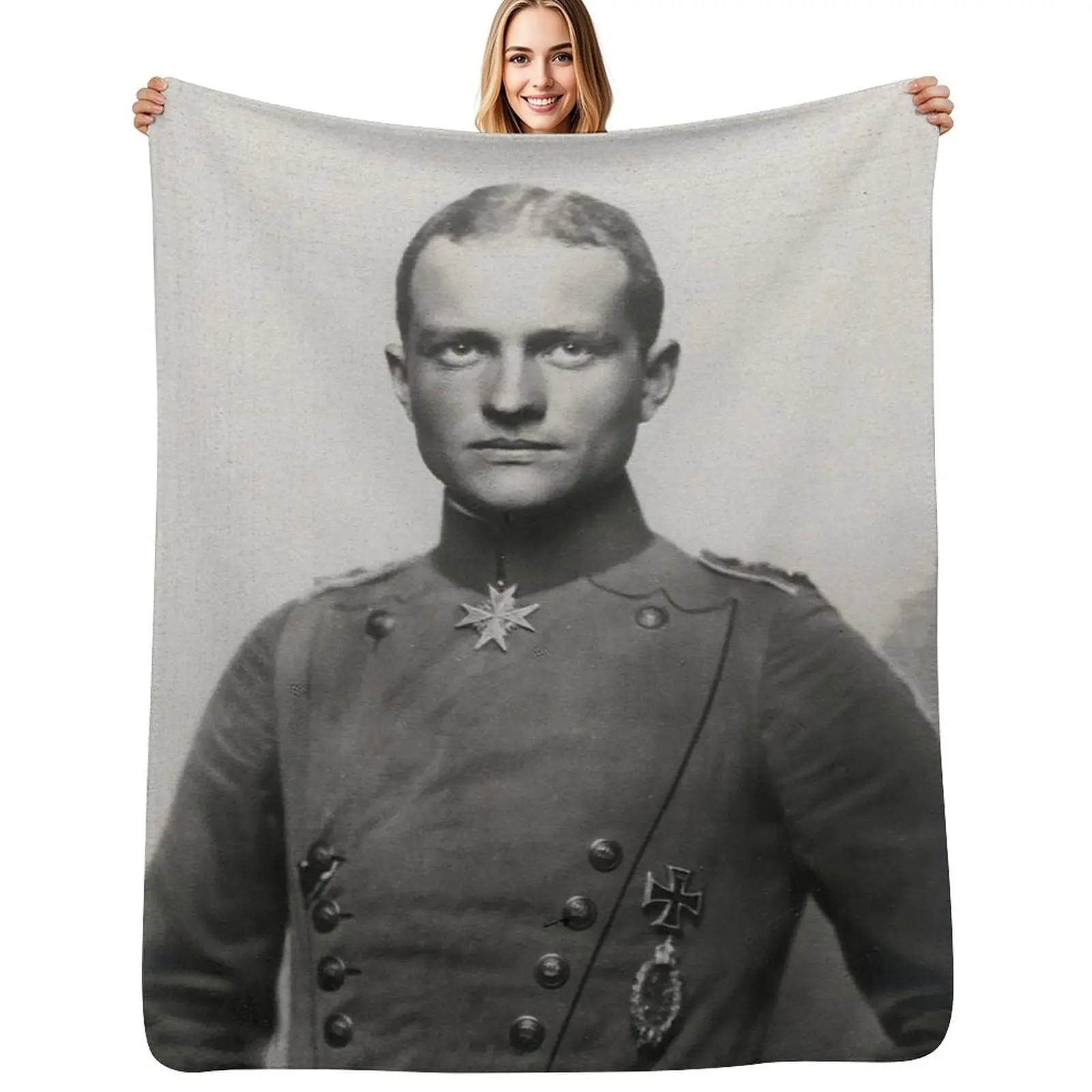 Richthofen with Pour le Merite... WWIPortrait Couverture douce et confortable pour animaux de compagnie, enfants et adultes