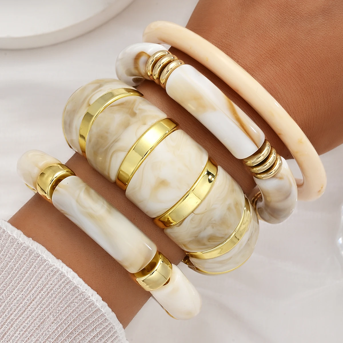 4pcs Vintage Tie Dye Acrylic Bangle Set for Women Cream Gold Color Geometric Stackable Bracelet Daily Party Statement Jewelry