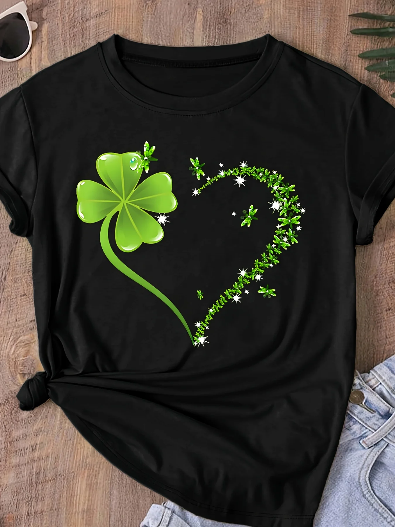 Four-leaf clover printed heart-shaped pattern slimming round-neck T-shirt for spring and summer women's wear