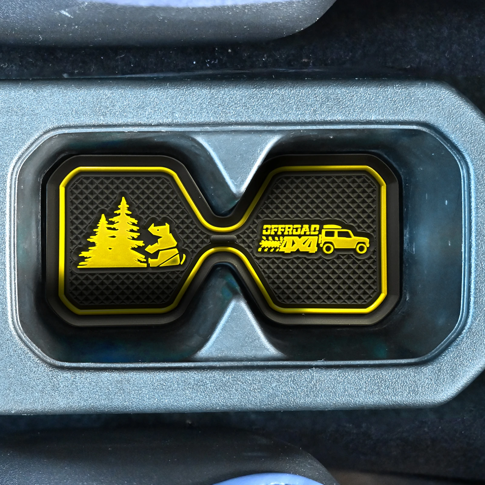 Almohadilla de ranura para posavasos de coche noctilucente para Suzuki Jimny JB64/JB74 2019-2022, alfombrilla antideslizante, alfombrilla de