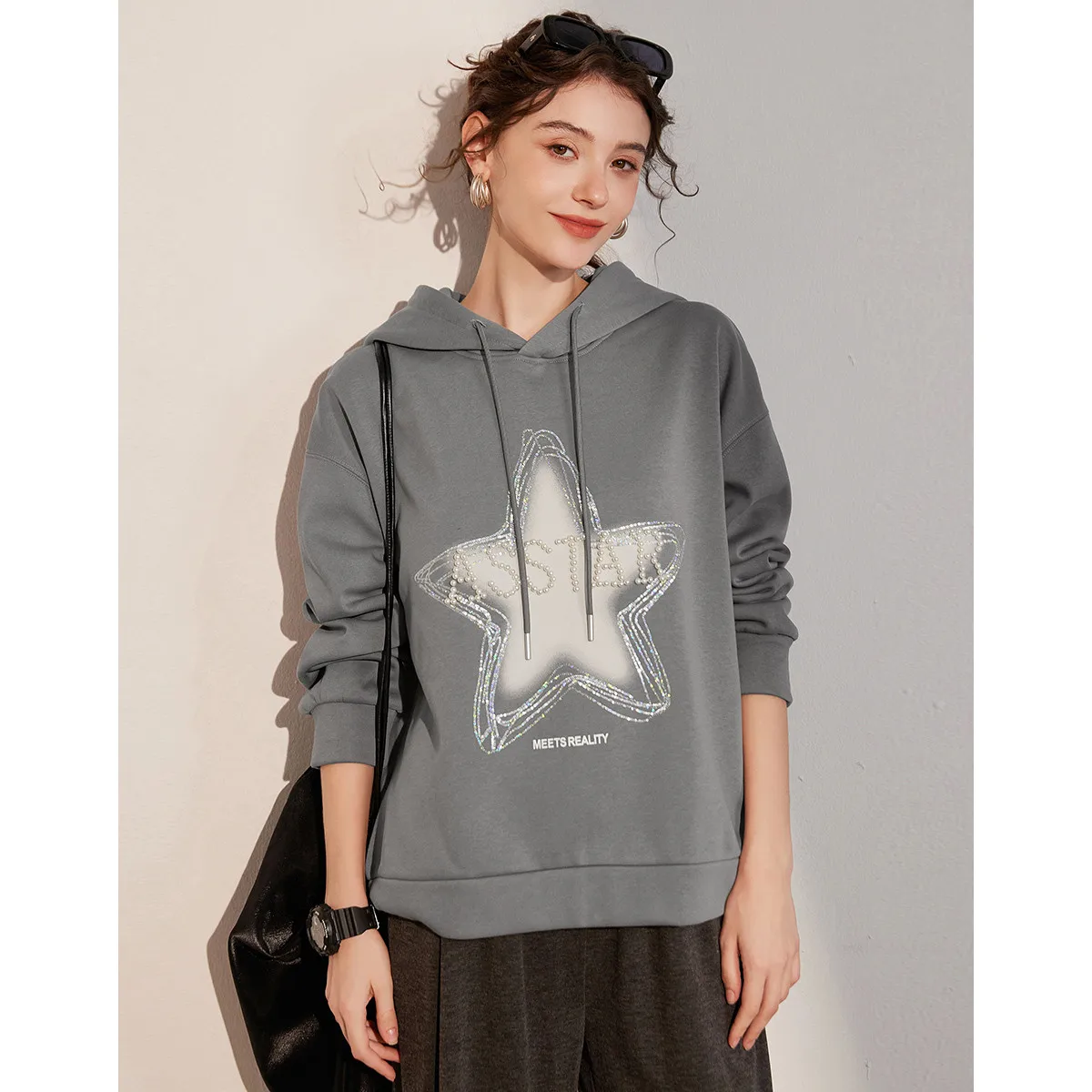 LOUIS YAO 2025 Winter Thick Velvet Hoodie Fashionable Nail Bead Sequin Embroidered Pentagram Pattern Women's Hoodie