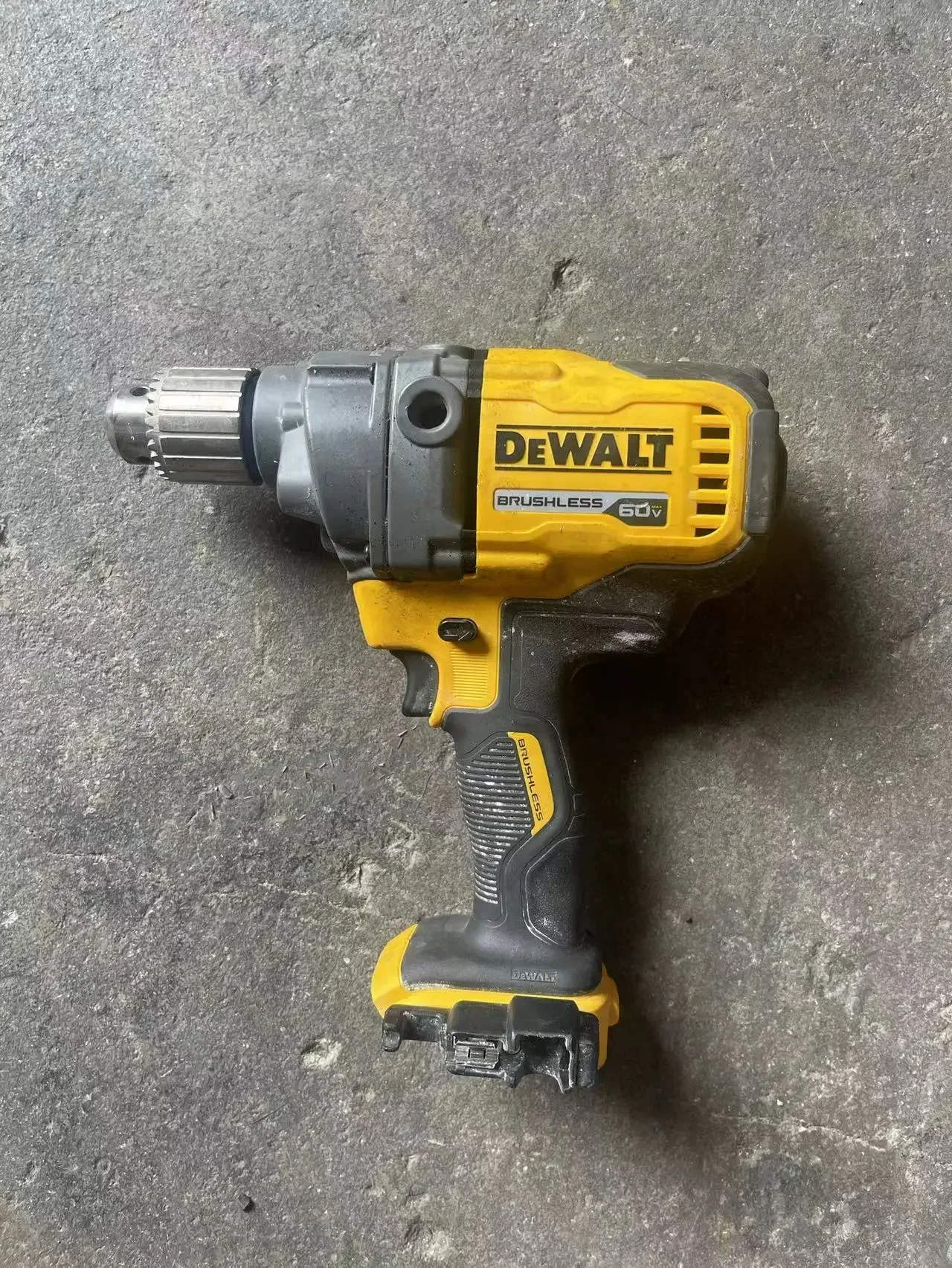 

DEWALT DCD130 60 в беспроводной бесщеточный 1/2 "миксер/дрель (только инструмент). Используется. Б/у