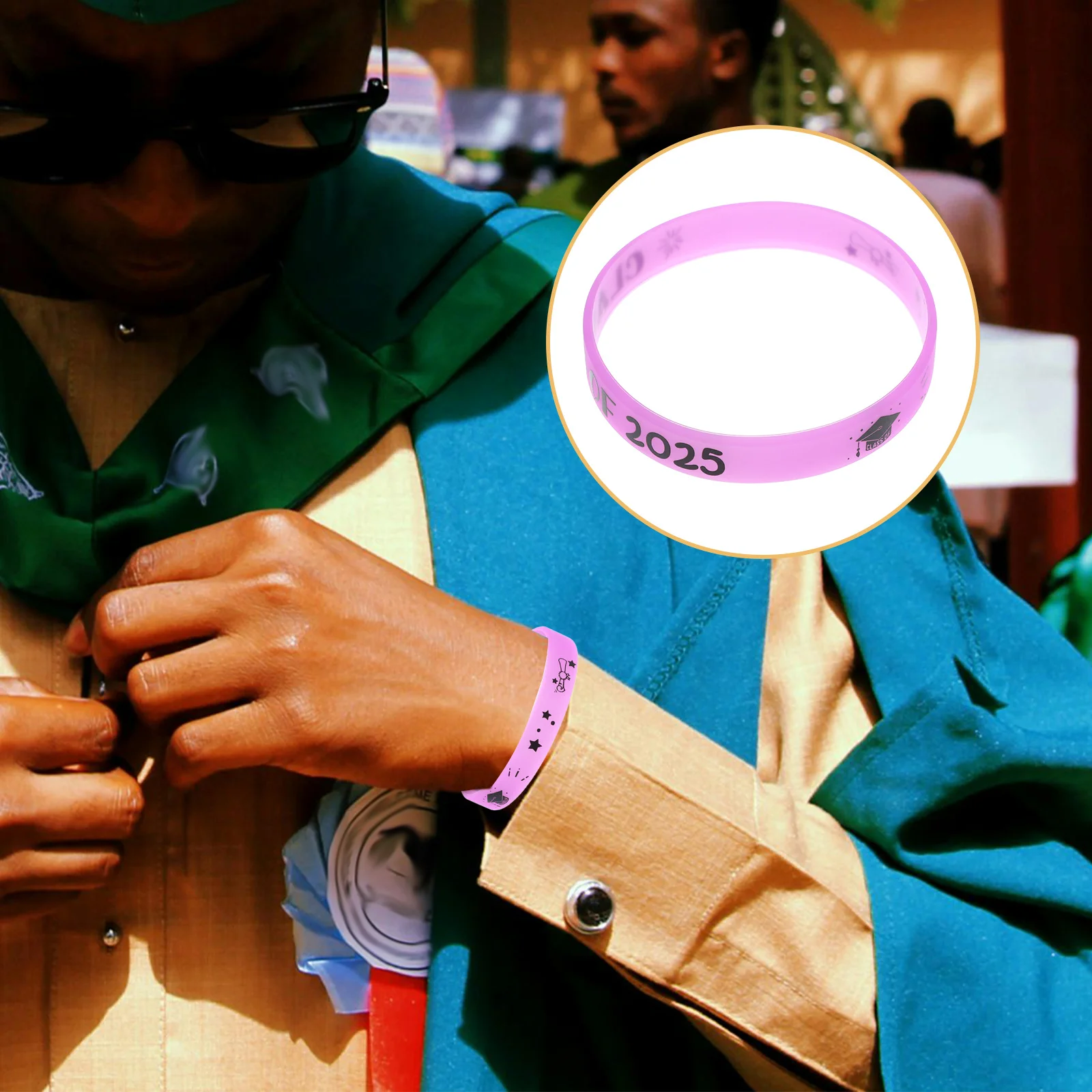 

10Pcs Glow in Dark Graduation Wristbands Class of 2025 Silicone Bracelets for Graduation Party Favors and Events