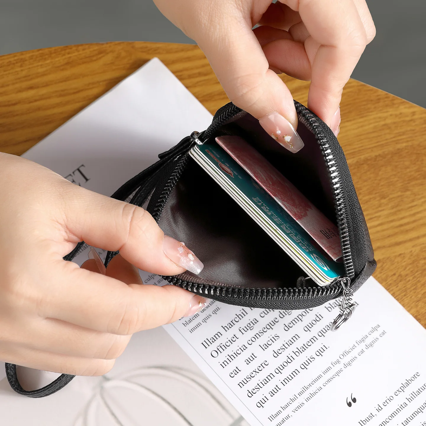 High Grade Cow Leather Coin Purse Women's Fashion Key Bag Women Luxury Small Wallet Bank Card Bluetooth Headset Organizer Bag view 6